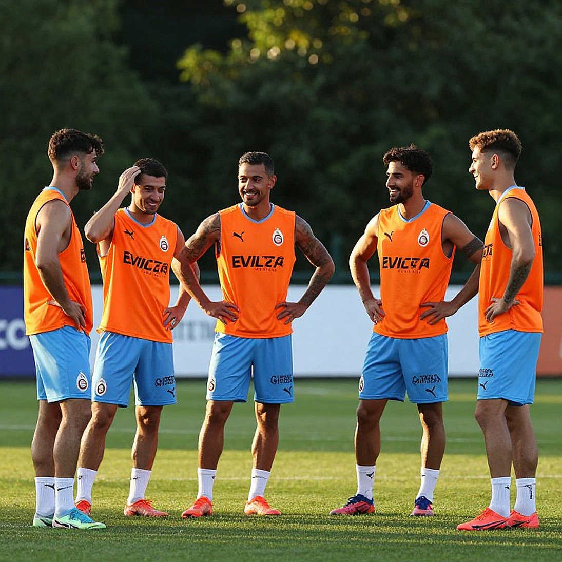 Enzo Maresca và 16 phút trung thành: điều gì ẩn sau tiếng ồn ở Manchester City