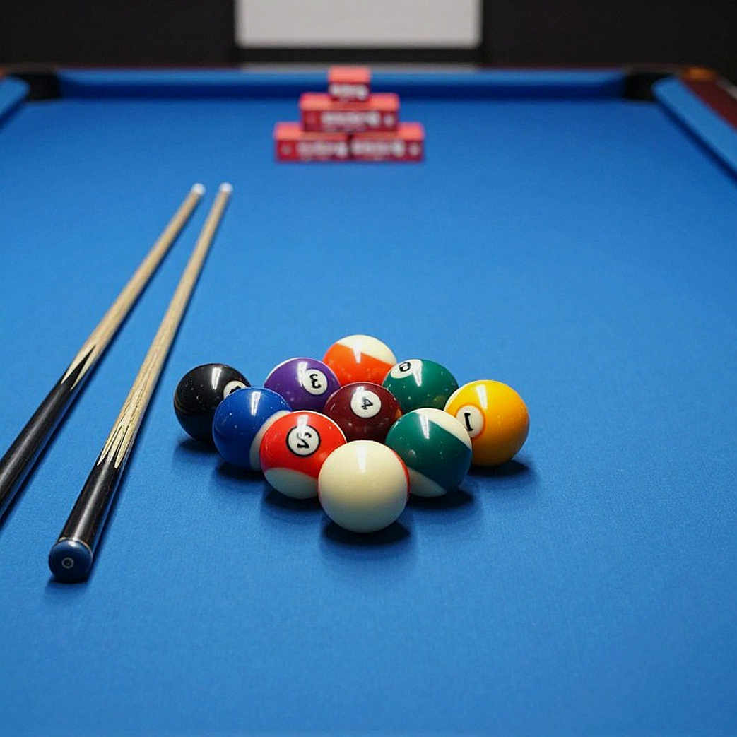 The Silent Rhythm After the Whistle: When Vietnamese Billiards Touches Collective Memory