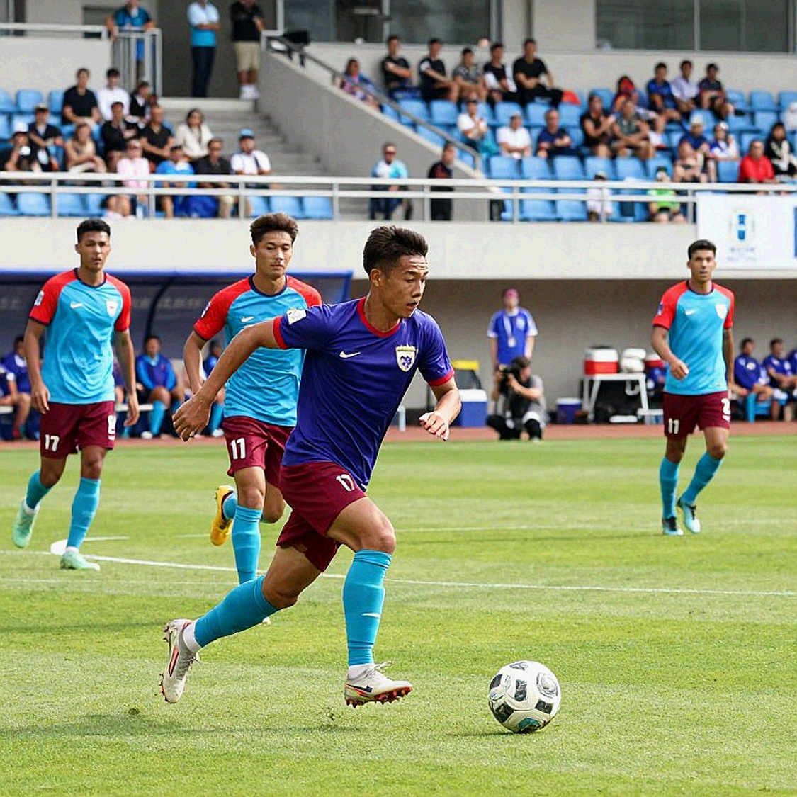 Levante gọi cậu bé 14 tuổi lên đội một: Kỷ lục La Liga và canh bạc không ai muốn gọi tên