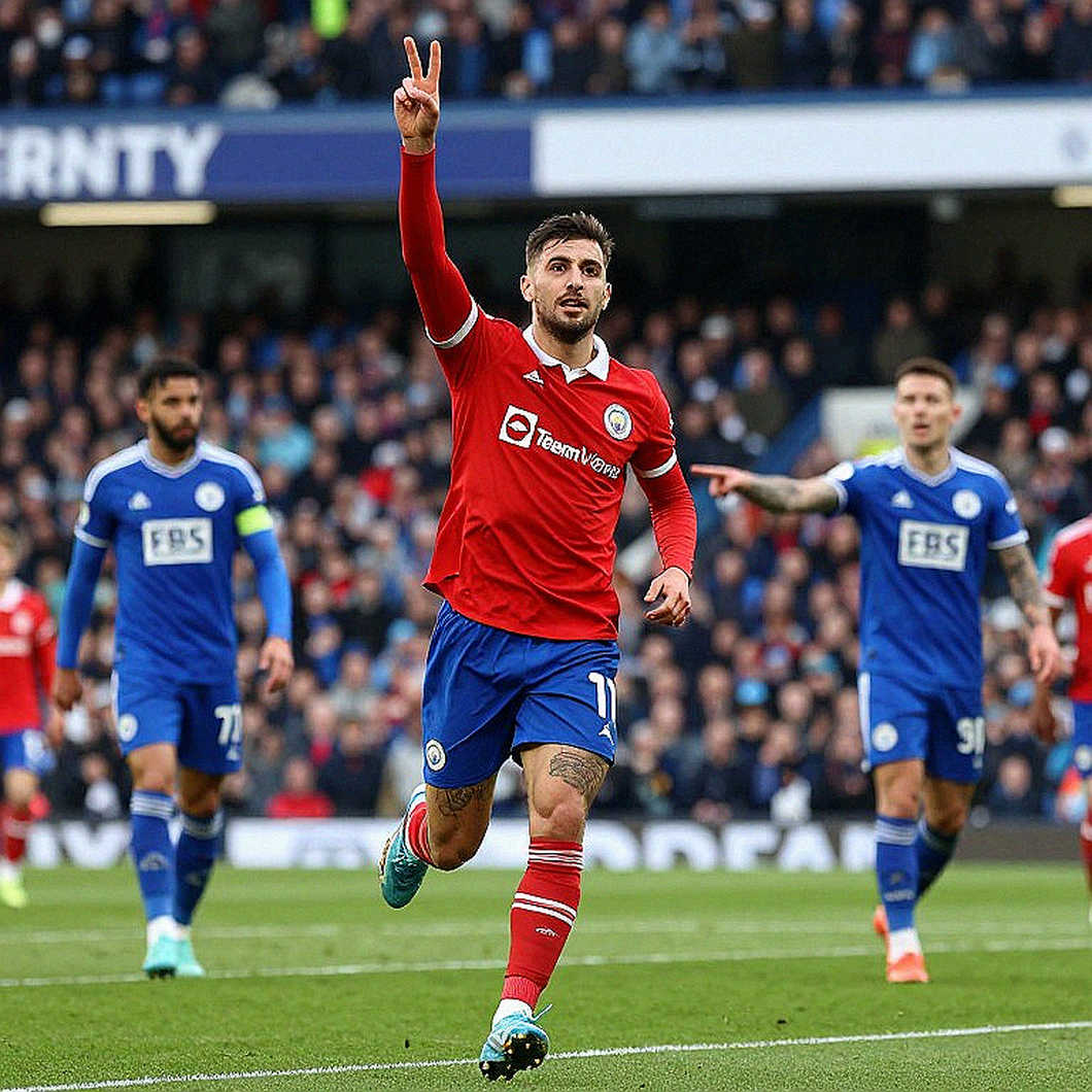 Big 6 không chết vì Tottenham trắng bàn. Nó chết vì cách chúng ta kể chuyện bóng đá
