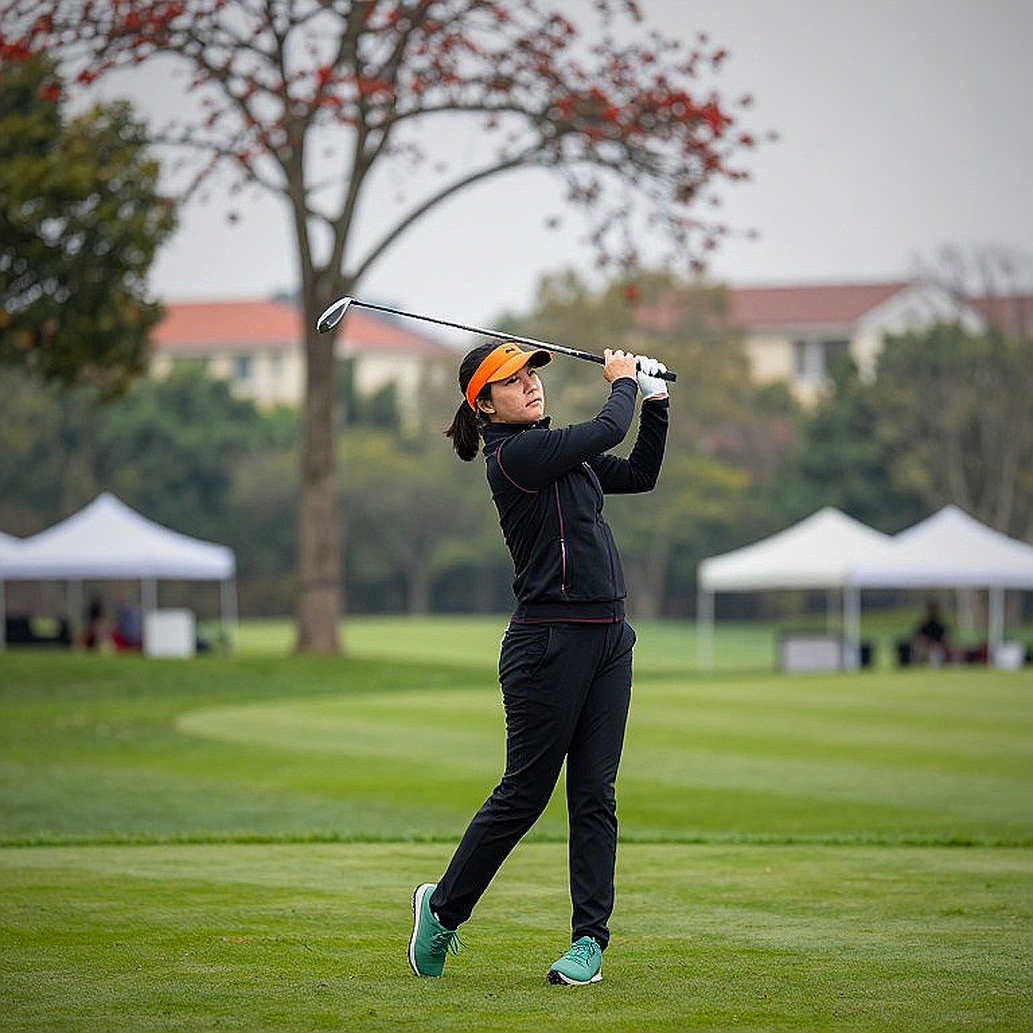 Tiger Woods có được lái xe golf không? Câu hỏi khiến công tố viên bang Florida 'bí' tại họp báo