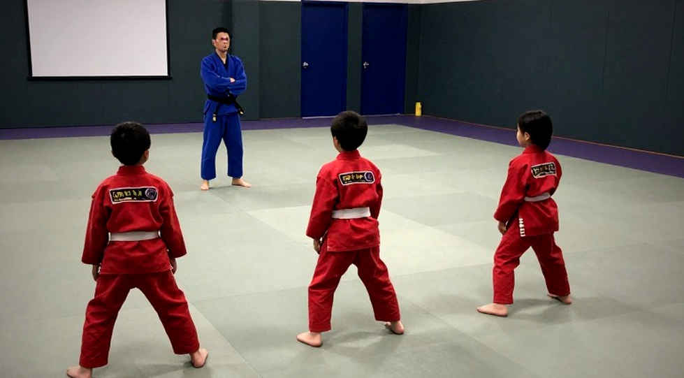 Allen siết cổ Duncan ở đêm chính UFC: chiến thắng bằng thời gian, và lời gọi tên chưa được hồi đáp