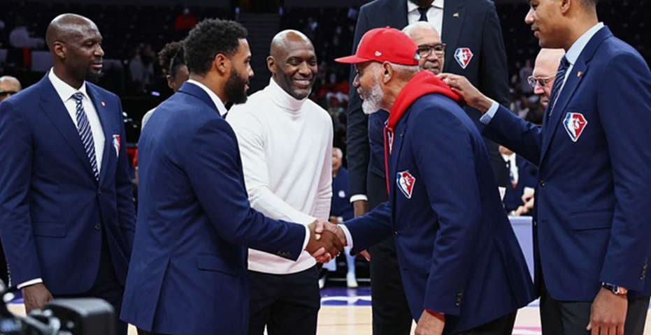 Gần Đến Thương Vụ: Kawhi Leonard Đã Được Toronto Raptors Nhắm Đến