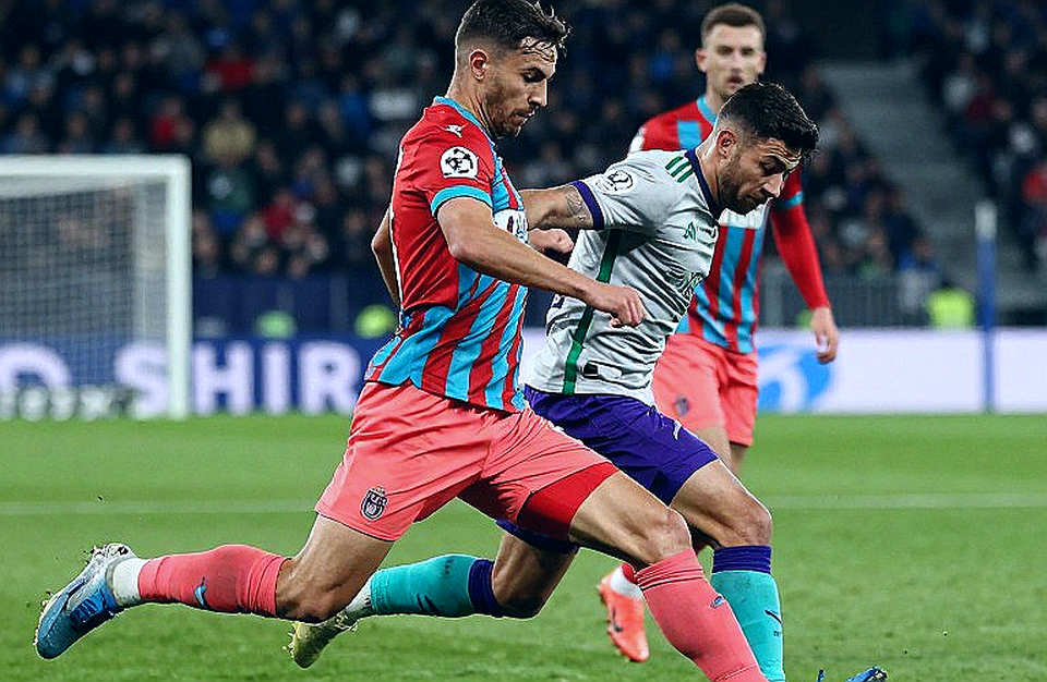 Seven Saves at the Bernabéu: When Real Madrid Signed the Certificate for a Goalkeeper I Once Refused to Name Seven Saves at the Bernabéu: When Real Madrid Signed the Certificate for a Goalkeeper I Once Refused to Name