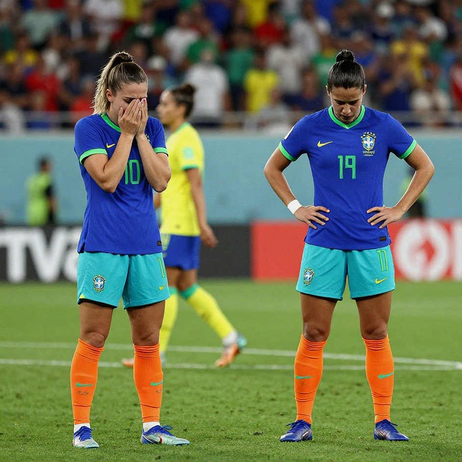 Arsenal gia hạn Emily Fox: giữ nhịp giữa mùa giải còn đang tìm tiếng