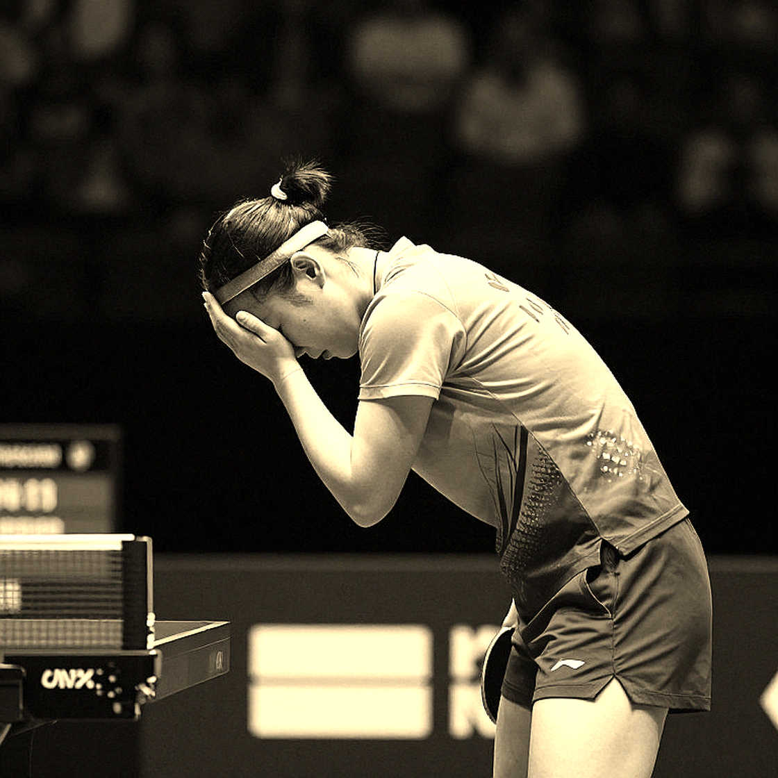Nguyen Thuy Linh and Nguyen Hai Dang in the Asiad third round: both lose by six points a game, two completely different error structures