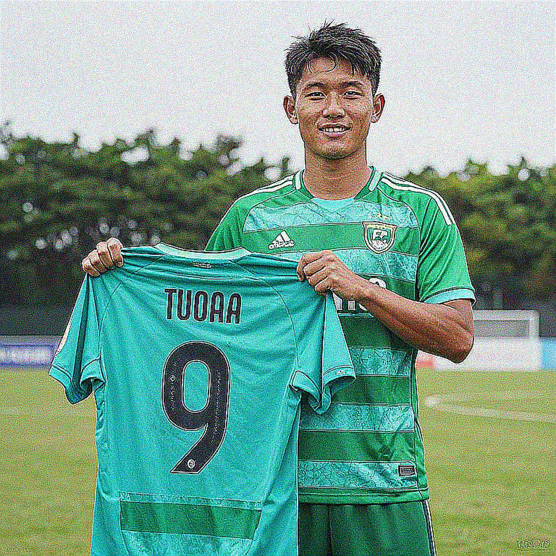 Hai cú đá phút 78 của Tấn Sinh và lỗ hổng kỷ luật V-League 2026-2027 Hai cú đá phút 78 của Tấn Sinh và lỗ hổng kỷ luật V-League 2026-2027