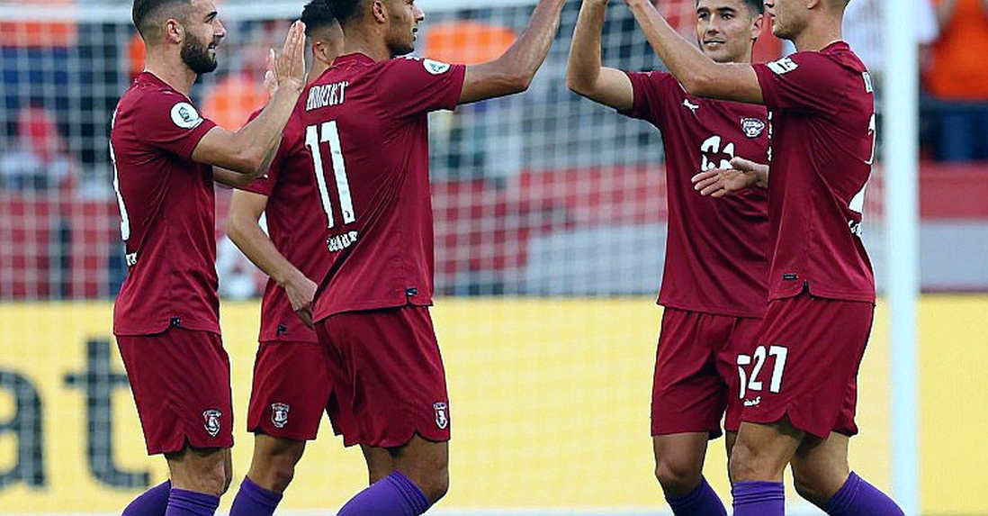 Edson Álvarez, Javier Aguirre và cánh cửa đóng với máy quay ở Mexico Edson Álvarez, Javier Aguirre và cánh cửa đóng với máy quay ở Mexico