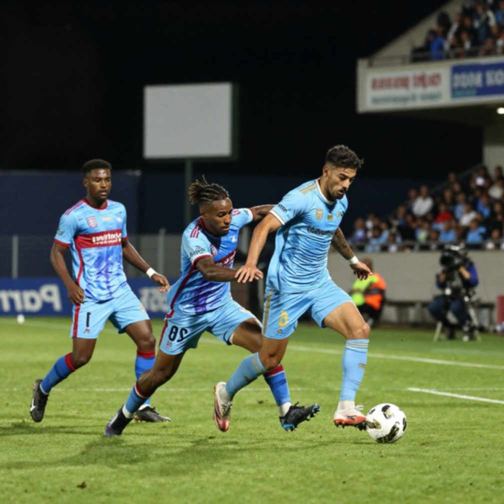 The V.League and the fight to keep its players: When the K League and J.League knock at sunrise The V.League and the fight to keep its players: When the K League and J.League knock at sunrise