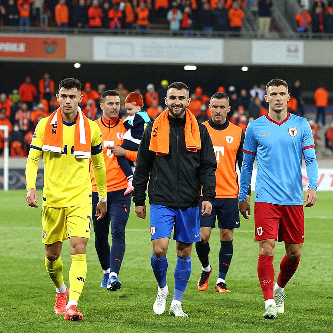 Bốn tiền đạo cùng ghi bàn ở V.League: chiều sâu của ông Kim Sang Sik và bài toán ráp đội hình mười ngày