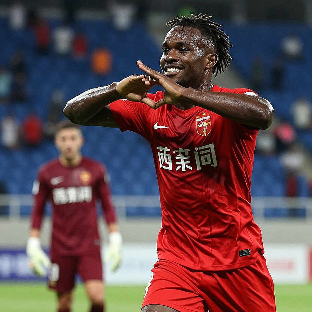 Galatasaray, người gác đền trẻ và tiếng vọng chưa kiểm chứng từ Madrid