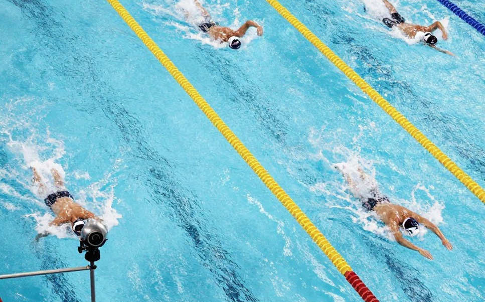 Vietnamese Swimming and the Regression Line Behind Every "Miracle" Vietnamese Swimming and the Regression Line Behind Every "Miracle"